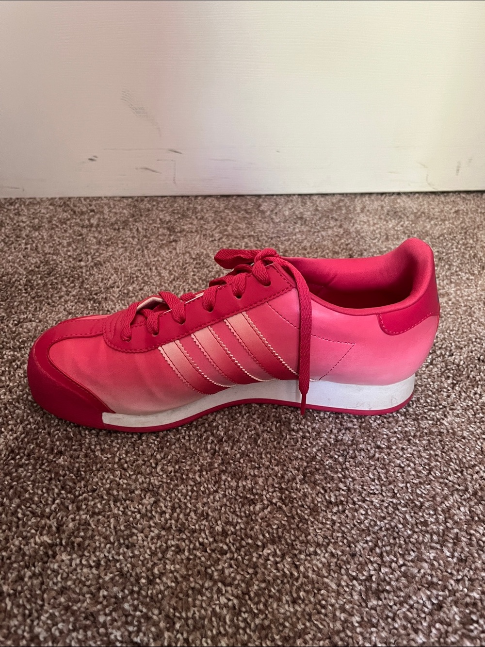 Adidas Samoa Women's Pink Ombre Sneaker Size 8 US - Picture 3 of 5